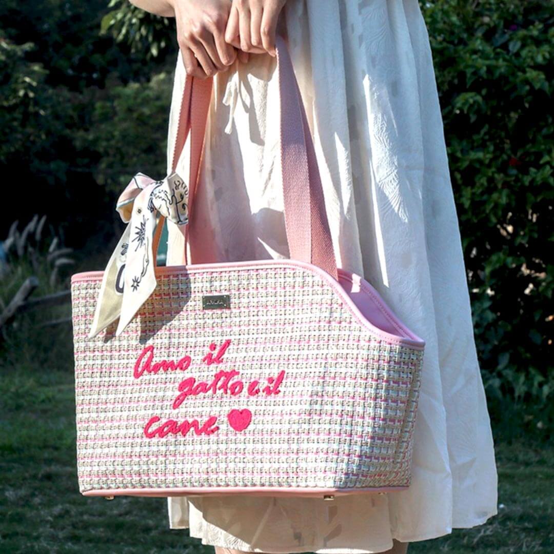 Carrying Arkika Woven Cat Carrier With Cat Inside | MissyMoMo