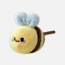 Load image into Gallery viewer, Buzzy Bee Silvervine Cat Chew Toy | Cute Cat Toys | MissyMoMo
