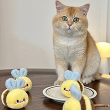 Load image into Gallery viewer, Cat with Buzzy Bee Silvervine Cat Chew Toys | Cute Cat Toys | MissyMoMo
