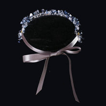 Load image into Gallery viewer, La Lune Cat Collar | Luxurious Accessories for Cats | MissyMoMo
