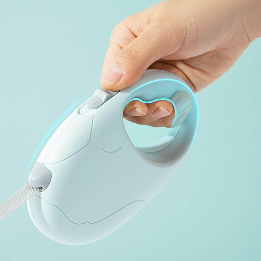 Luna Retractable Cat Leash With Non-Slip Comfort Grip | MissyMoMo