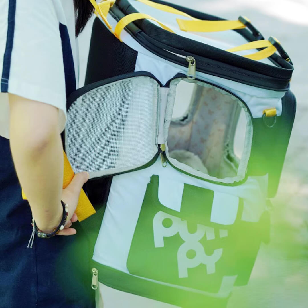Side Mesh Opening of a Large Cat Backpack | MissyMoMo