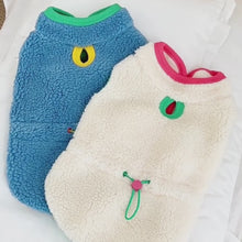 Load and play video in Gallery viewer, Fleece Jackets for Cats &amp; Kittens | Cat in Blue &amp; White  Fleece Jackets | MissyMoMo
